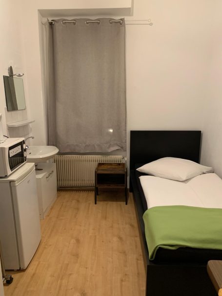Monteurzimmer in der Pension Linde Stuttgart-Untertürkheim